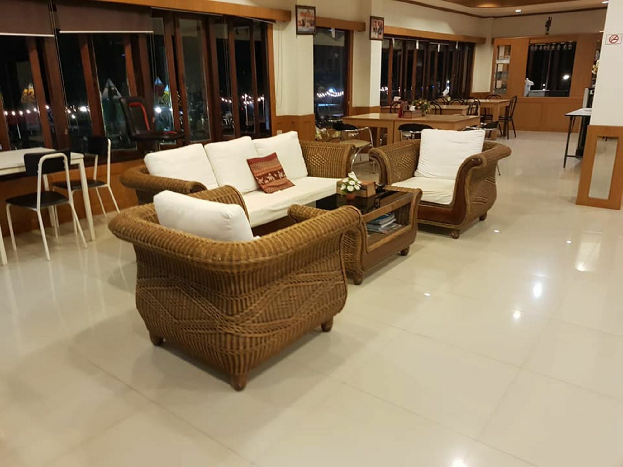 Phurua Mantra Hotel Екстер'єр фото